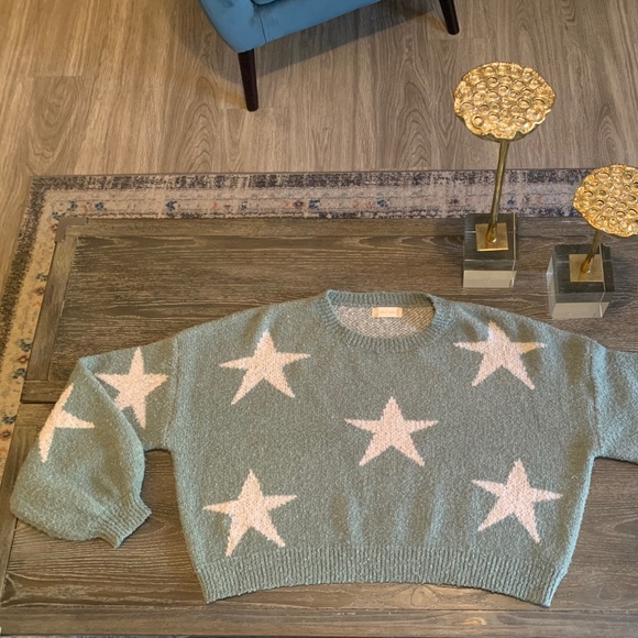 Altar’d State~Soft and Light Flowy Sweater - Picture 1 of 5